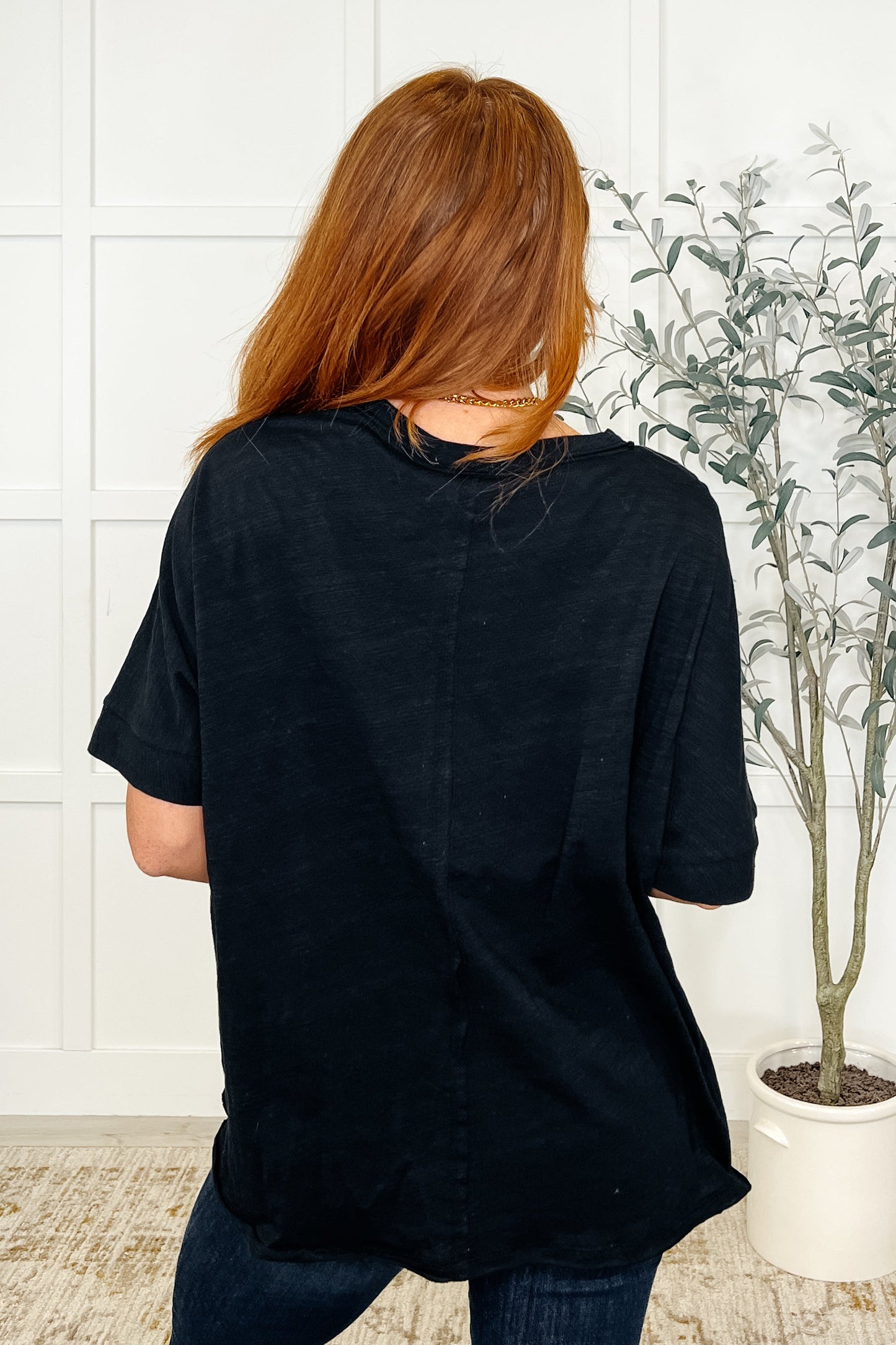 The Layback Relaxed Basic Tee in Black