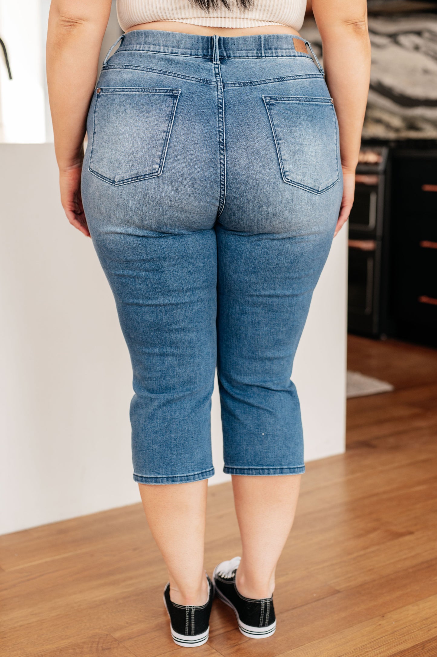 Emily Judy Blue High Rise Cool Denim Pull On Capri Jeans