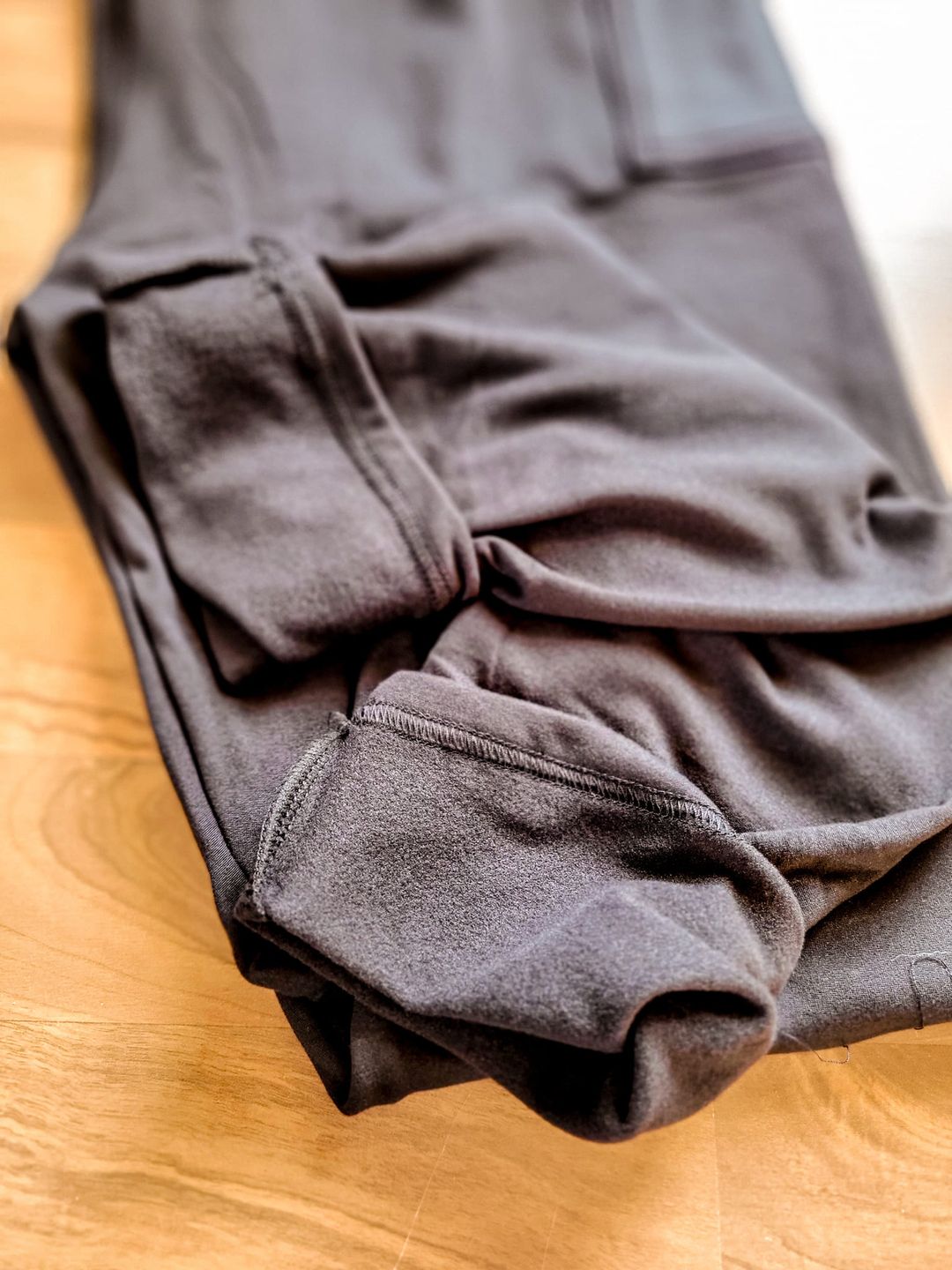 FLEECE Anchored Arrow Solid Black Leggings | PREORDER