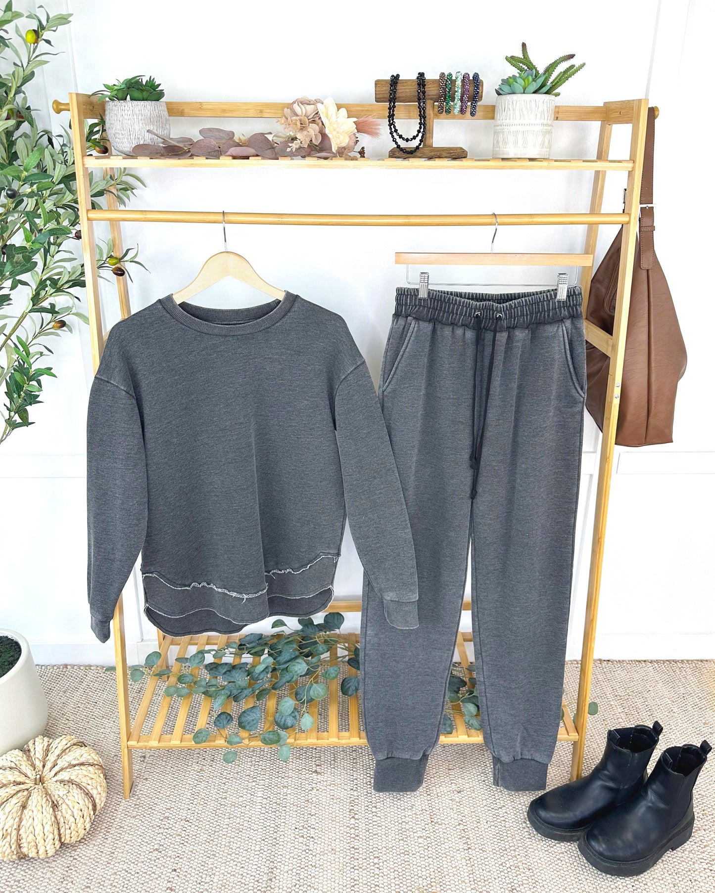 IN STOCK Vintage Wash Pullover - Black