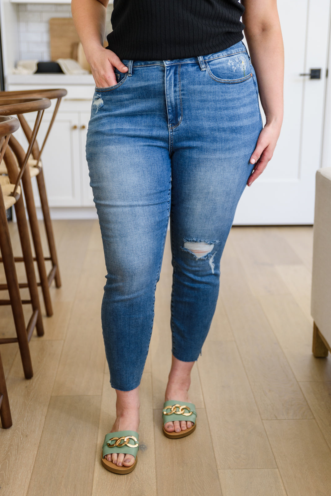 Judy Blue Hi-waisted Dandelion Embroidery Skinny